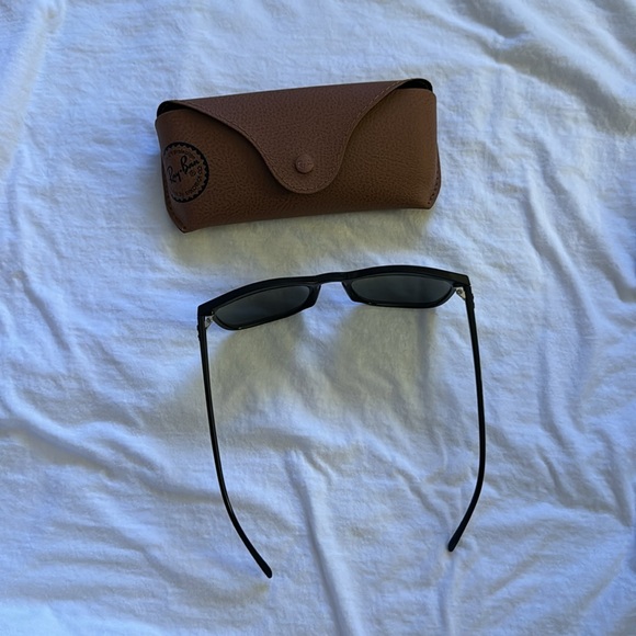 BRAND NEW WITH BOX. Ray Ban sunglasses - Picture 6 of 8